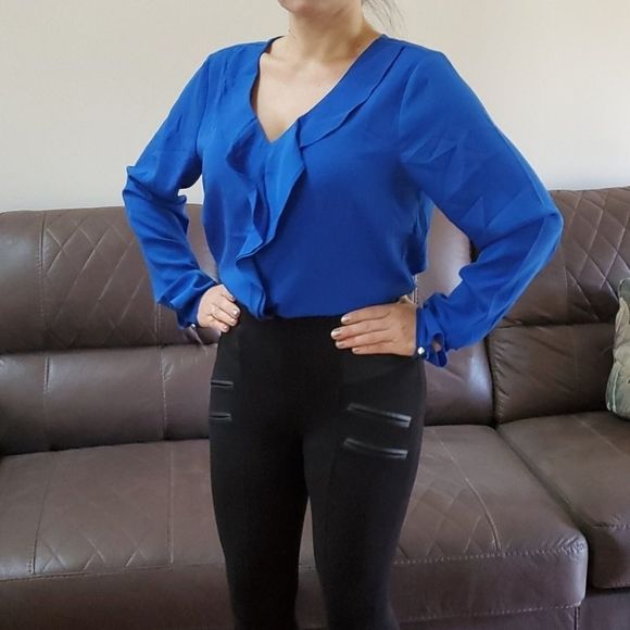 EUC AT Long Sleeve V-Neck w/Cascade Ruffle Detail - Picture 3 of 8